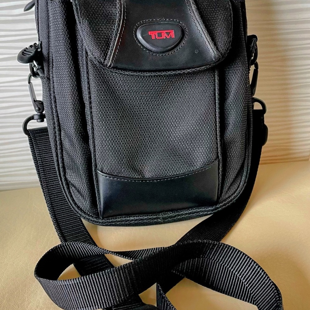 Tumi crossbody/daily bag